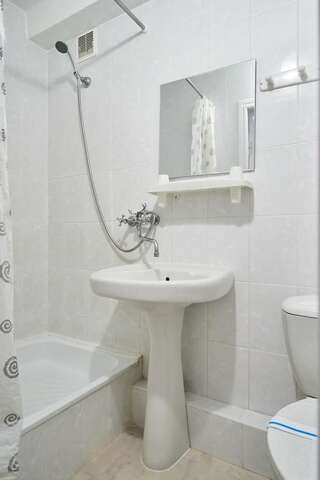 Отель Отель Дружба Киев Улучшенный двухместный номер с 1 кроватью или 2 отдельными кроватями-5