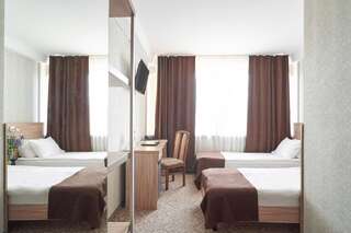 Отель Отель Дружба Киев Улучшенный двухместный номер с 1 кроватью или 2 отдельными кроватями-10