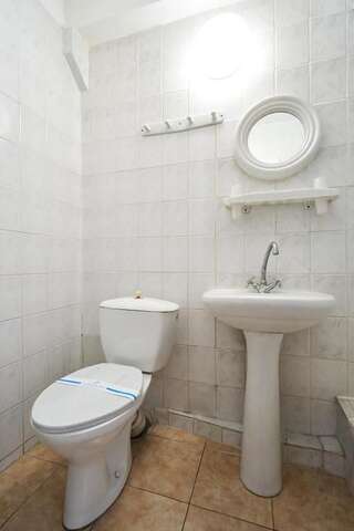 Отель Отель Дружба Киев Стандартный двухместный номер с 1 кроватью или 2 отдельными кроватями-13